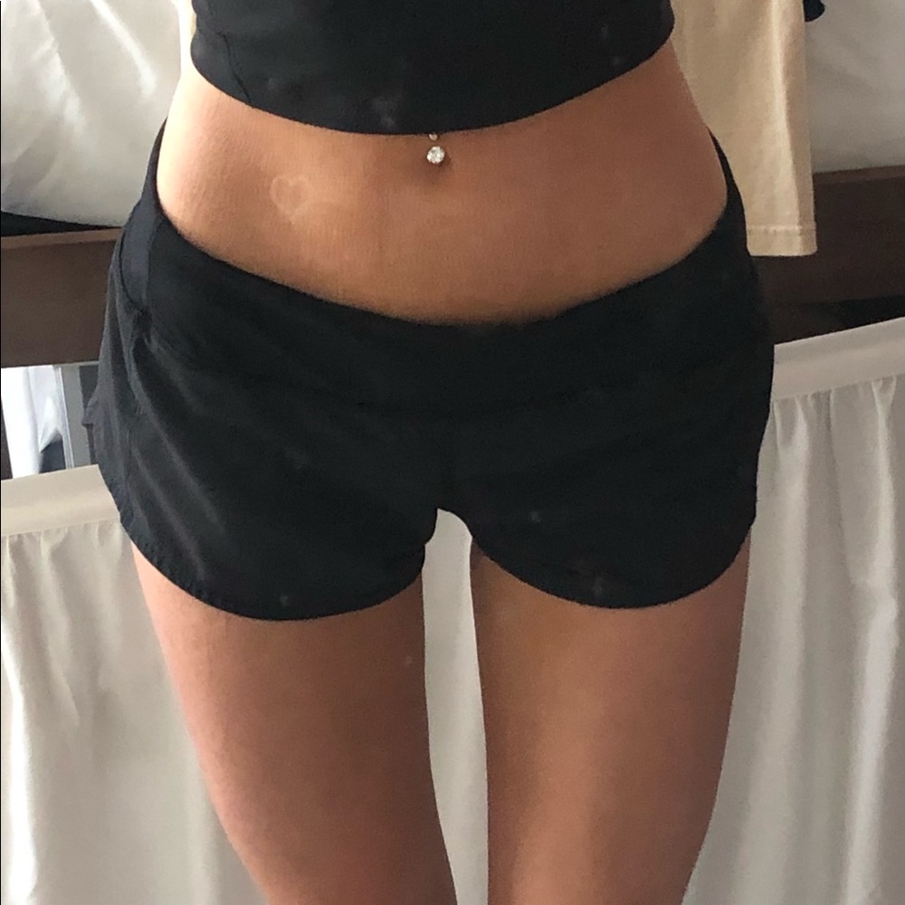 2.5 Lululemon Speed Up Shorts